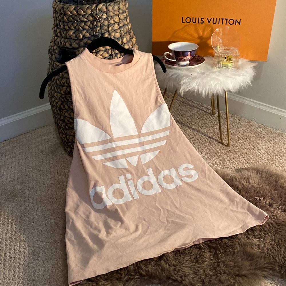 Adidas top.